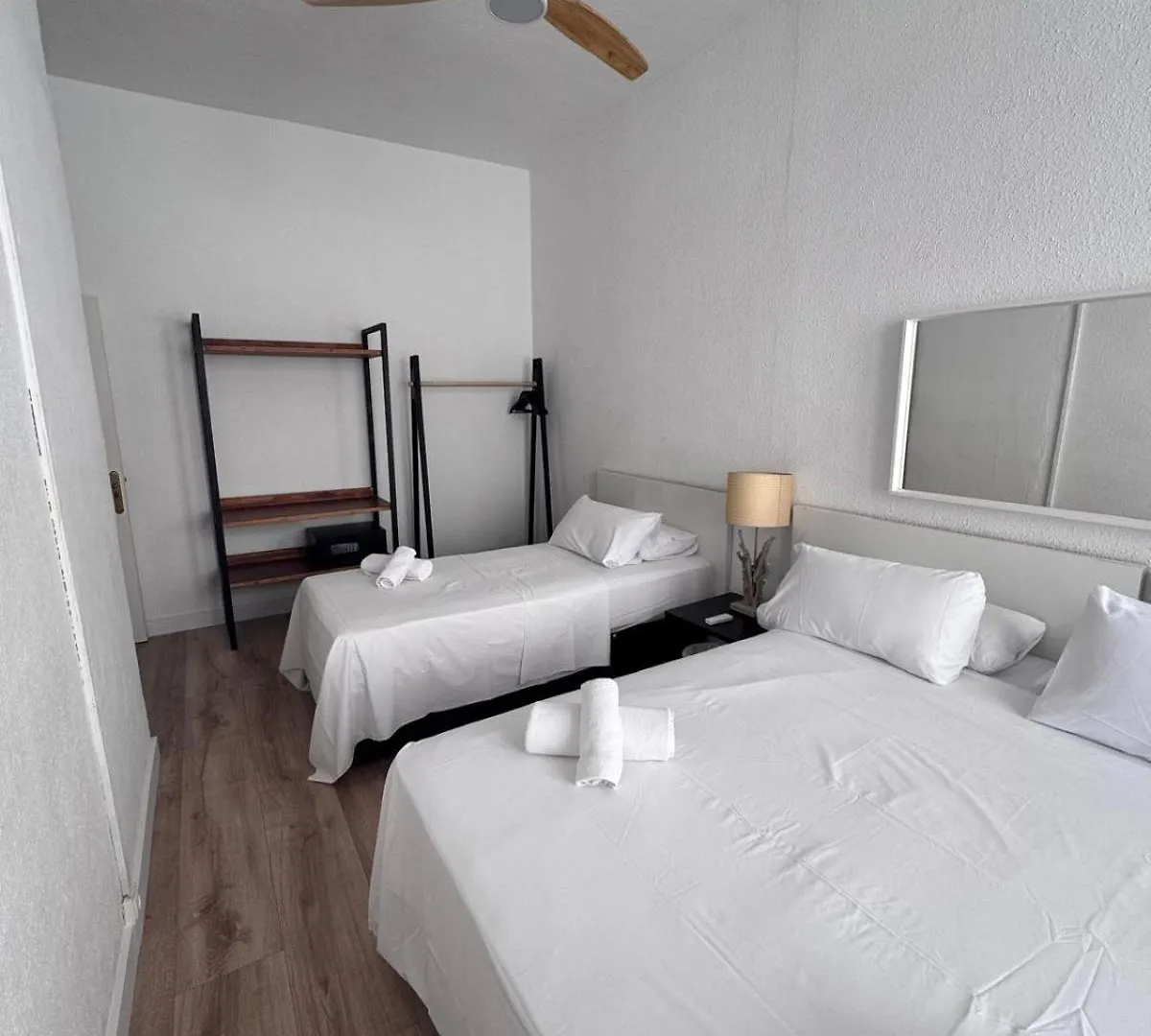 Calma House Rooms Barcelona Spain