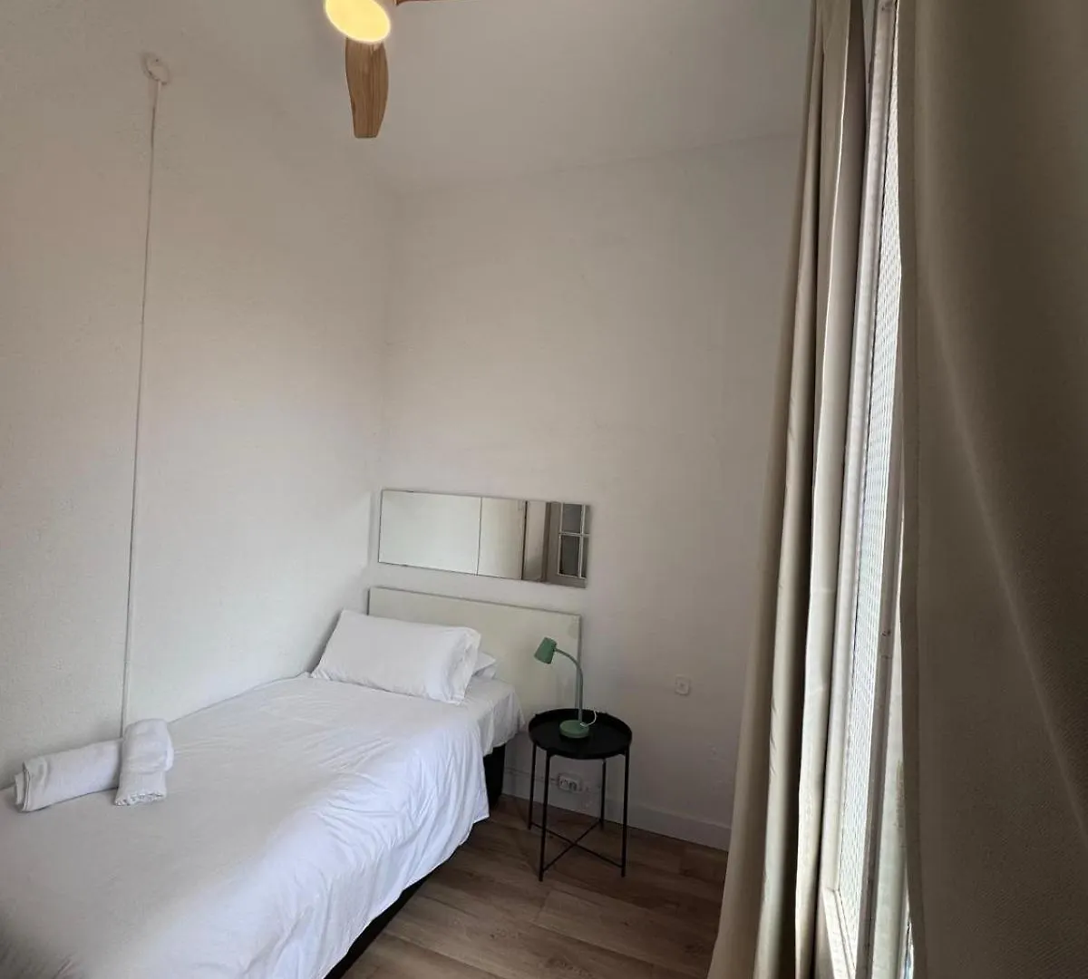 Calma House Rooms Barcelona Spain