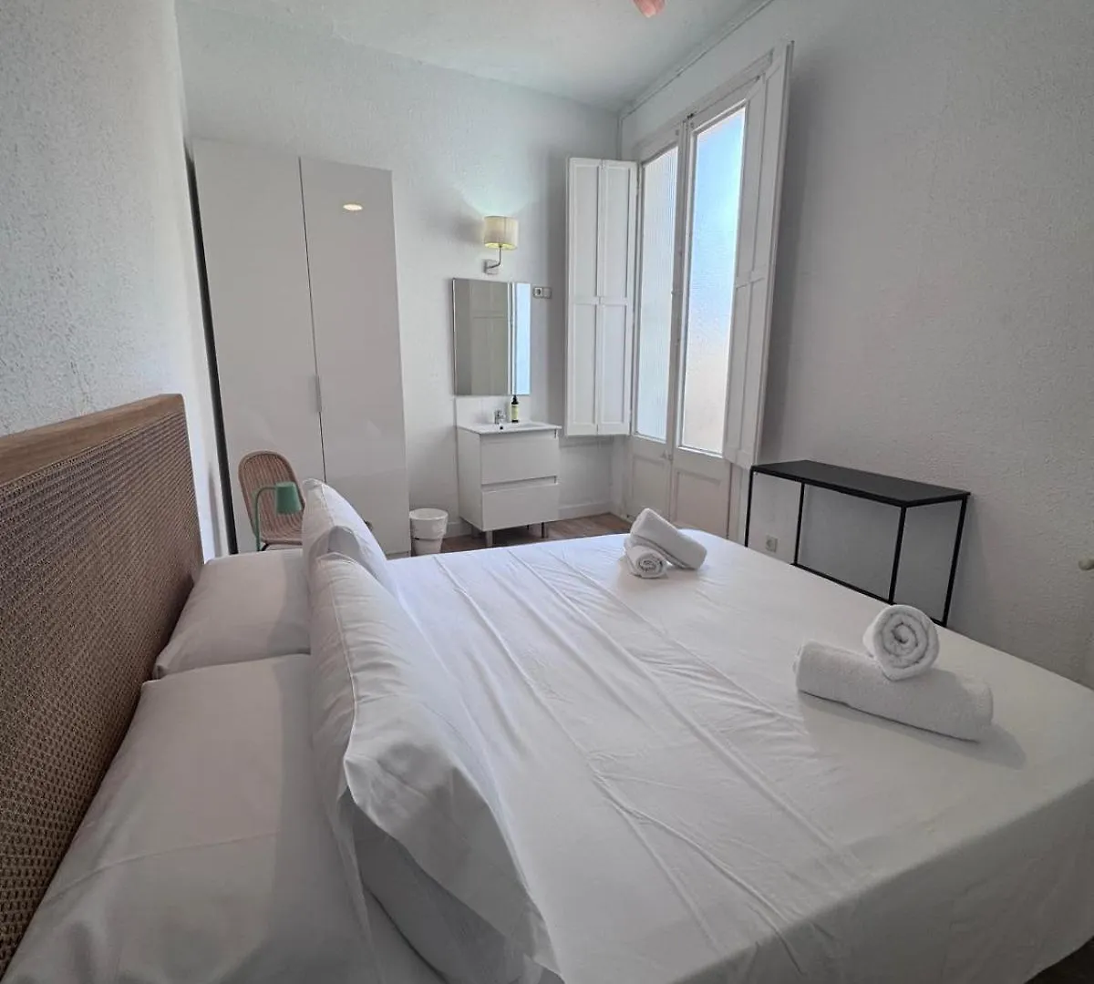 Calma House Rooms Barcelona Spain