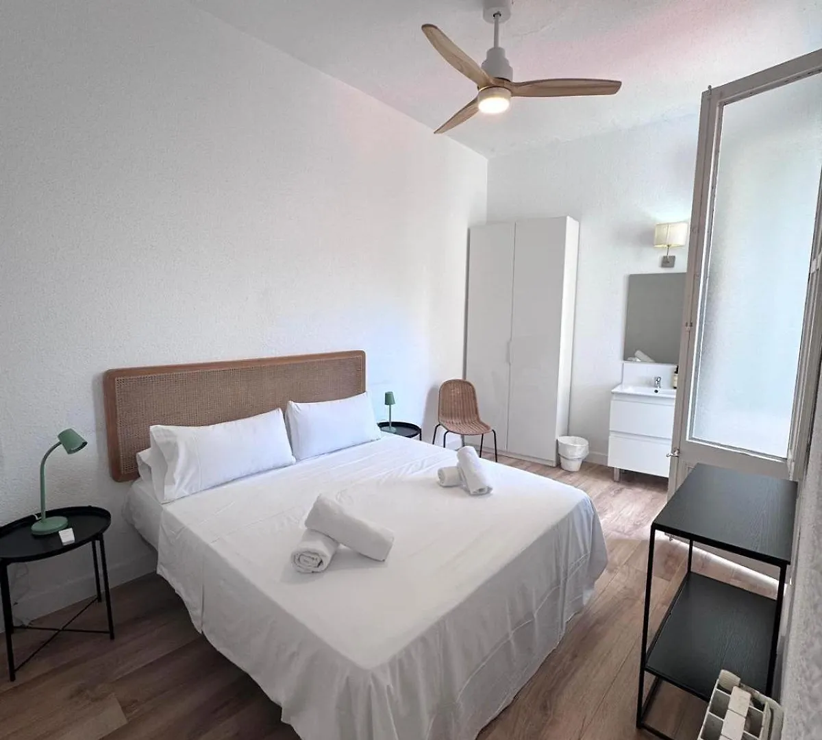 Calma House Rooms Βαρκελώνη Πανσιόν